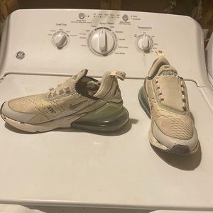 i’m selling shoes,air nike i got them for 120$poured green dye, selling for 80$